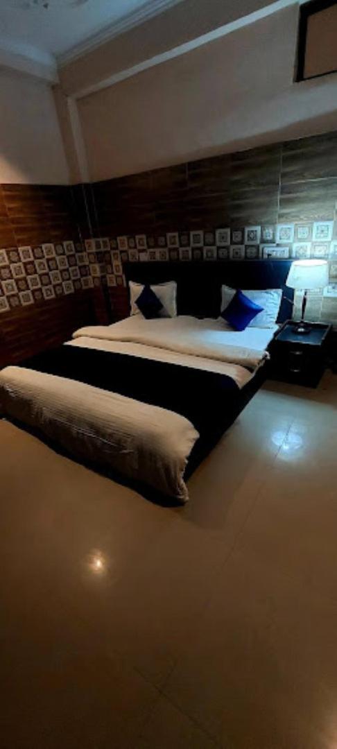 Ap Palace Hotel, Ayodhya Esterno foto