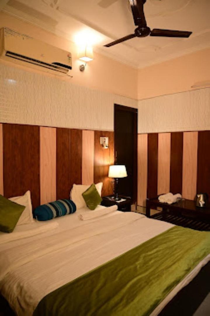 Ap Palace Hotel, Ayodhya Esterno foto