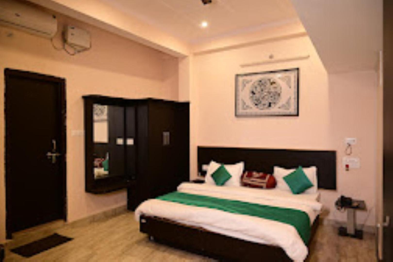 Ap Palace Hotel, Ayodhya Esterno foto